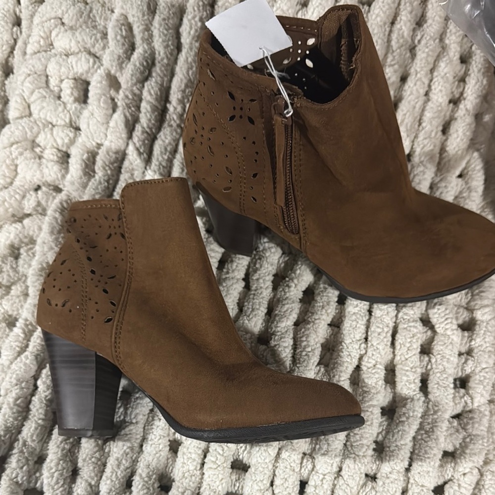 American Eagle By Payless Brown Ankle Boots with Side Zipper
